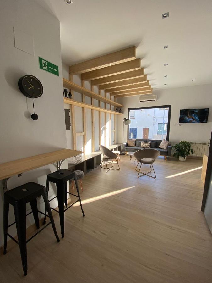 Jerez Hostel เฮเรส เด ลอส คาบาลเญรอส ภายนอก รูปภาพ