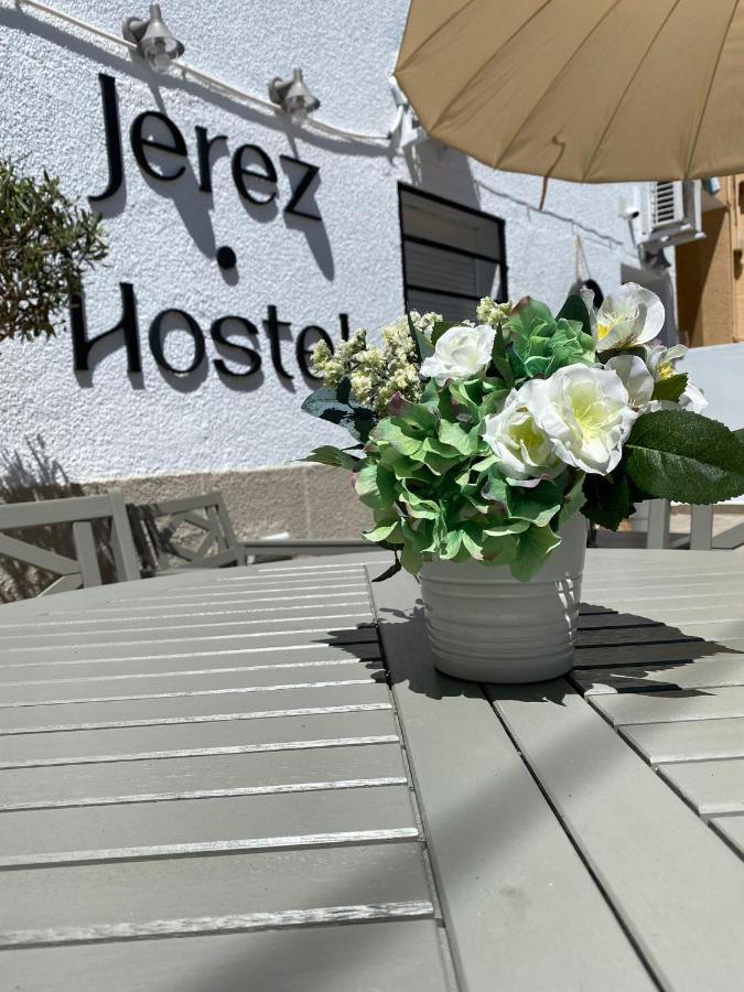 Jerez Hostel เฮเรส เด ลอส คาบาลเญรอส ภายนอก รูปภาพ